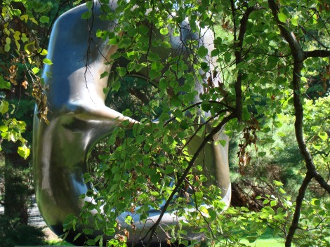 Henry Moore at the Botanical Gardens